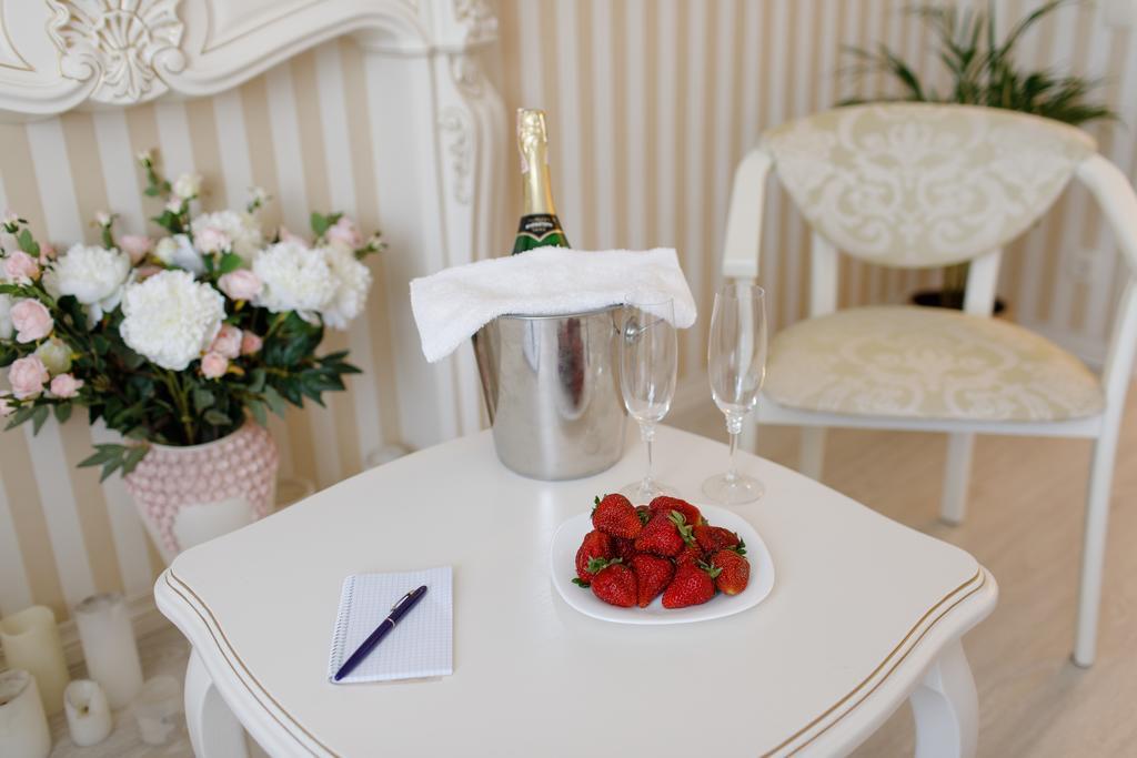 Royal Suite Apartment With Jacuzzi Суми Екстер'єр фото